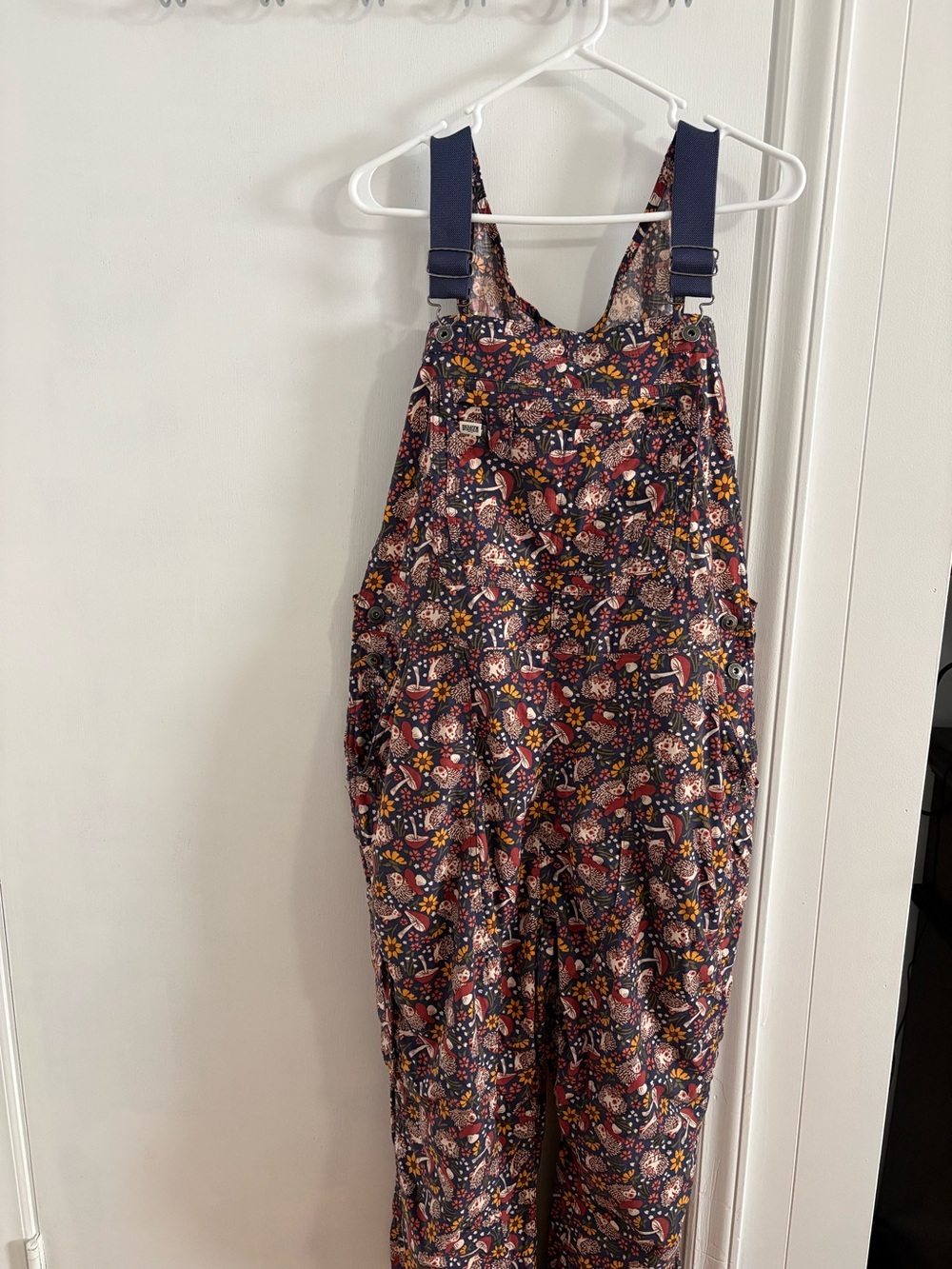 Duluth hedgehog Overalls with Navy Straps